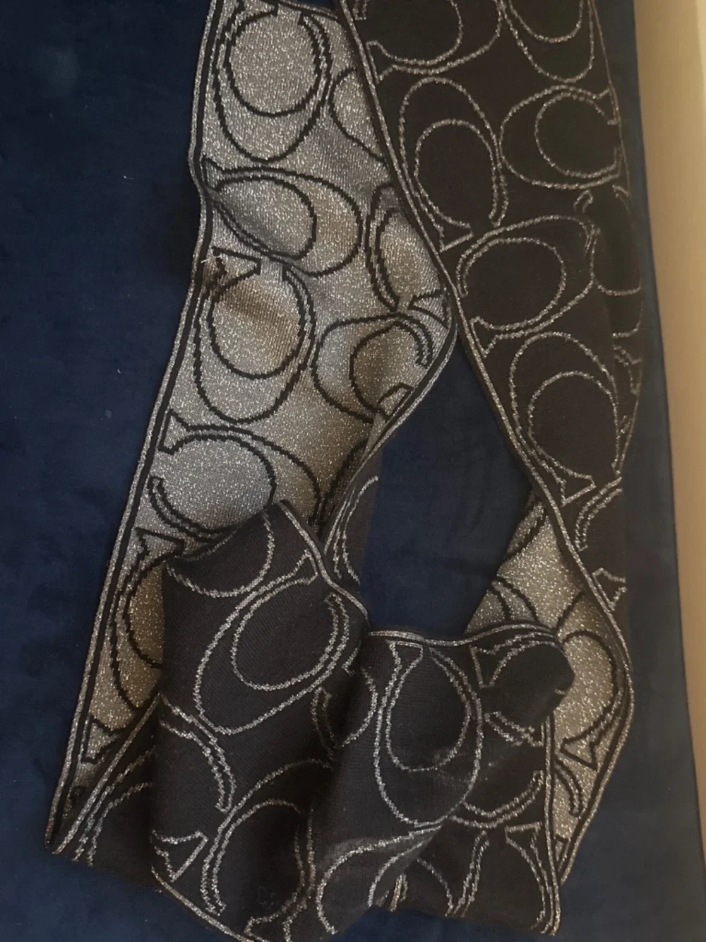 Coach reversible scarf - Picture 3 of 4